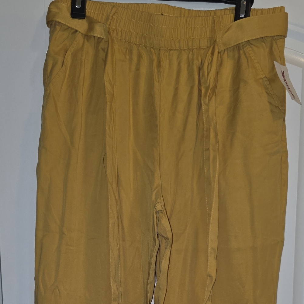 NEW, Soft/silky Joggers With Waist Tie